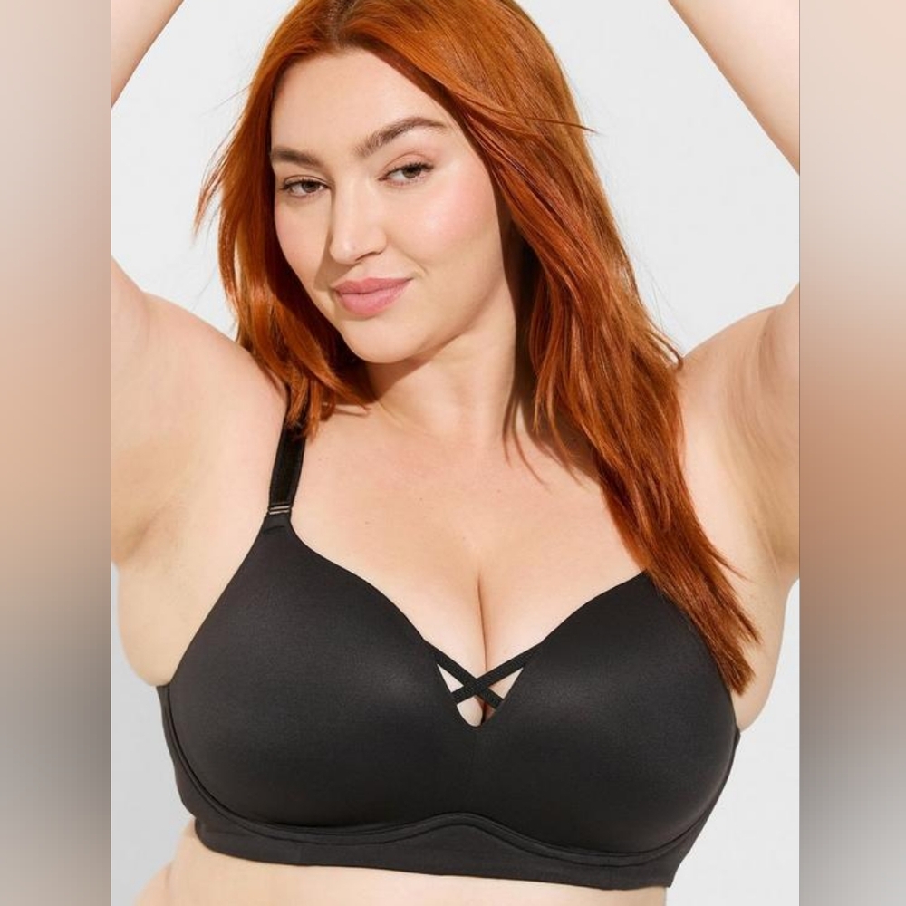 Torrid NWOT Black Wirefree Push-Up Solid 360° Back Smoothing Bra